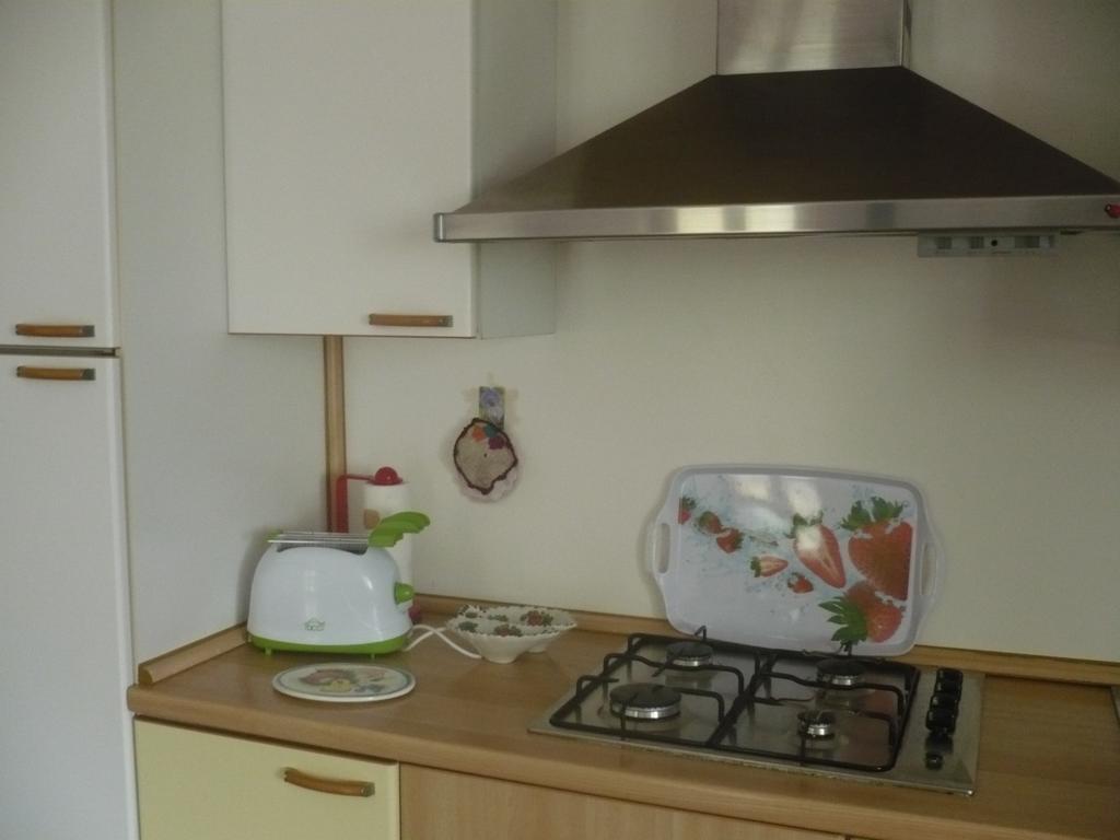 Appartamento Michela Brenzone sul Garda Δωμάτιο φωτογραφία