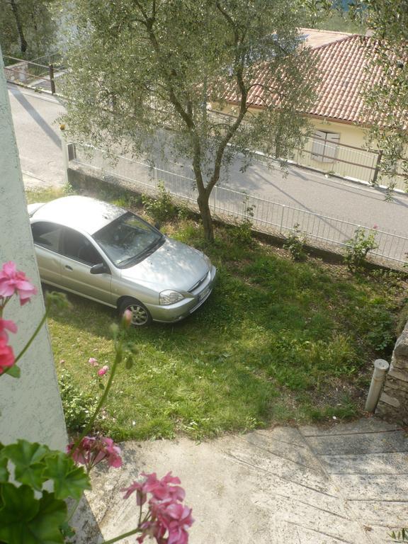 Appartamento Michela Brenzone sul Garda Δωμάτιο φωτογραφία
