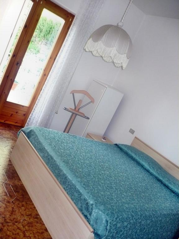 Appartamento Michela Brenzone sul Garda Δωμάτιο φωτογραφία
