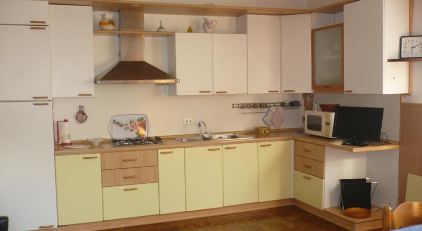 Appartamento Michela Brenzone sul Garda Δωμάτιο φωτογραφία