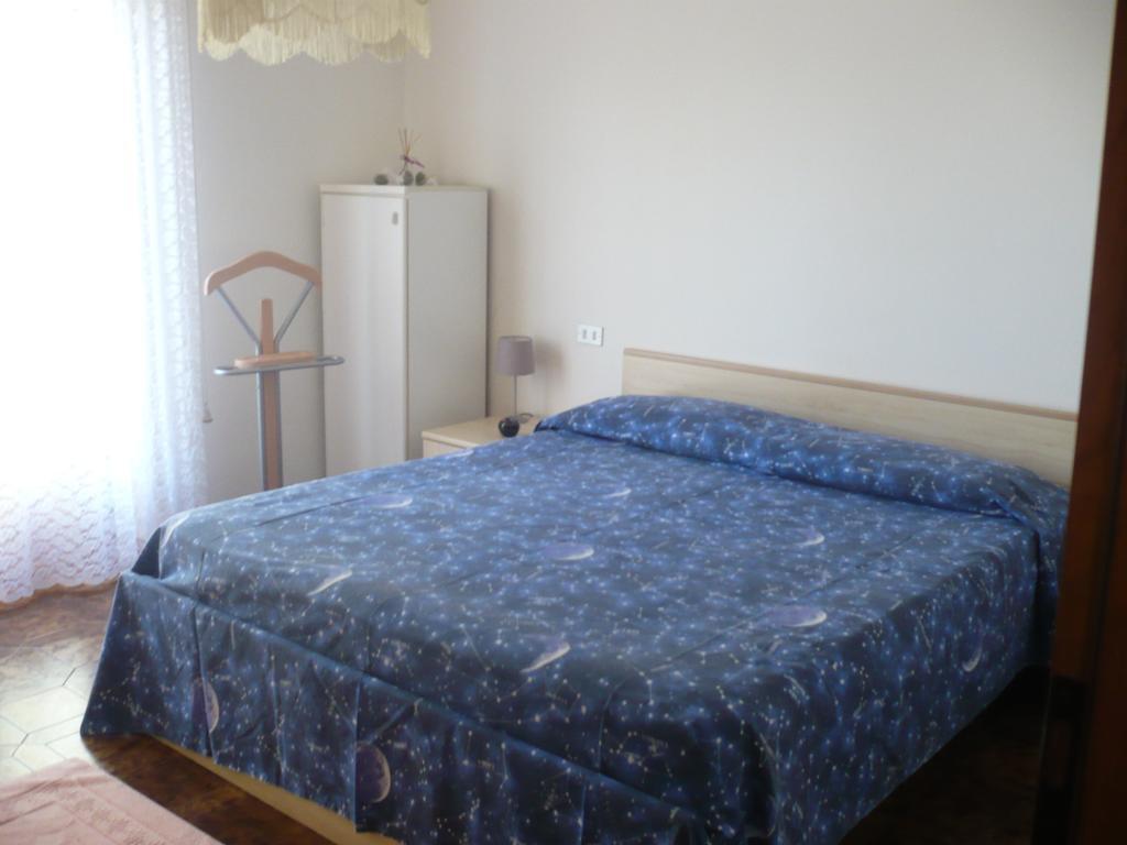 Appartamento Michela Brenzone sul Garda Δωμάτιο φωτογραφία