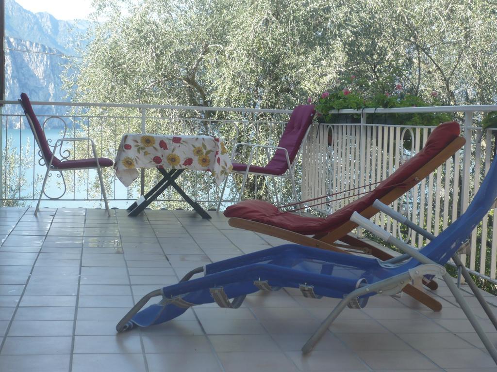 Appartamento Michela Brenzone sul Garda Δωμάτιο φωτογραφία