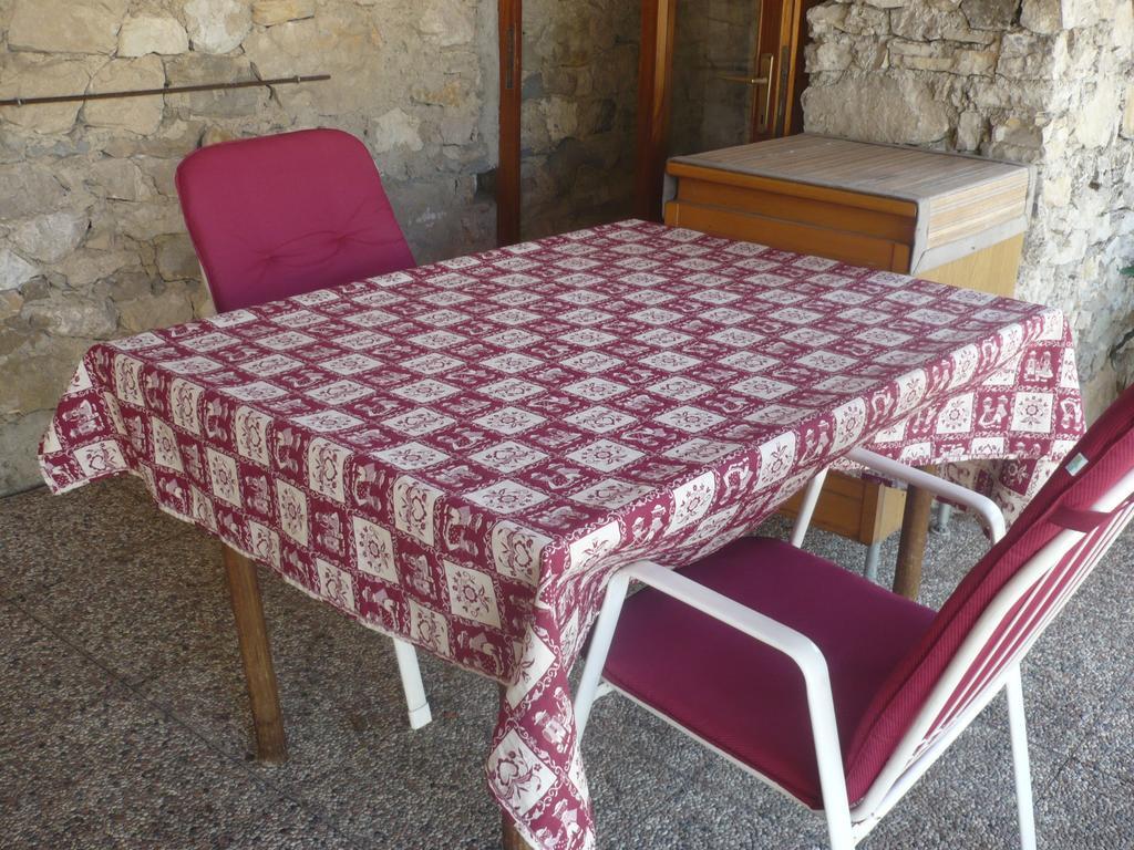 Appartamento Michela Brenzone sul Garda Δωμάτιο φωτογραφία