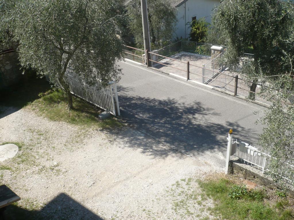 Appartamento Michela Brenzone sul Garda Δωμάτιο φωτογραφία