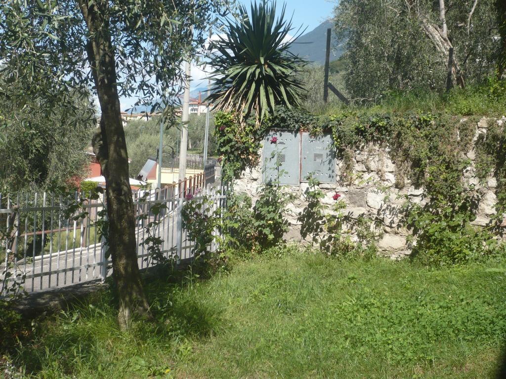 Appartamento Michela Brenzone sul Garda Δωμάτιο φωτογραφία